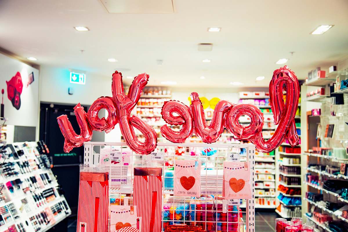 love red Love You balloon food