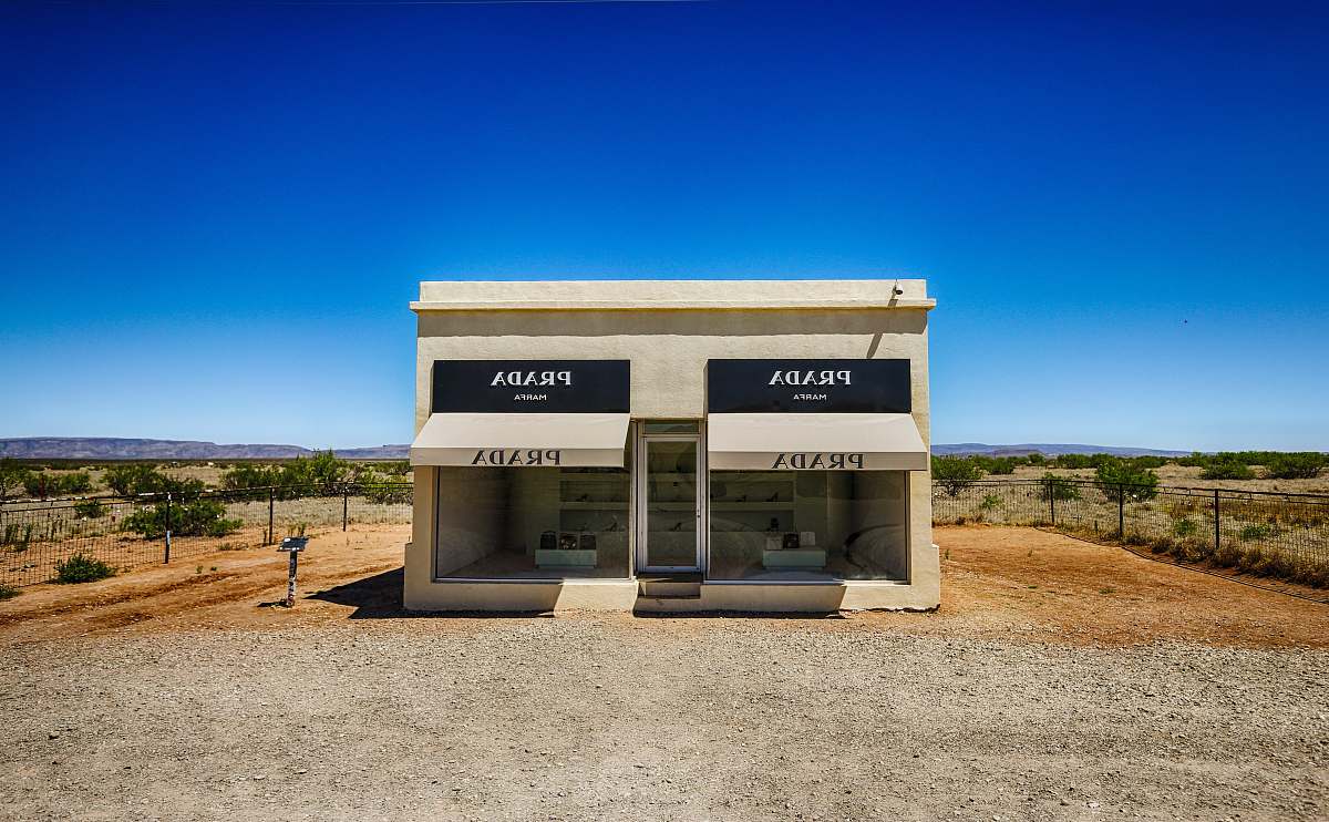 usa white and black Prada store postal office