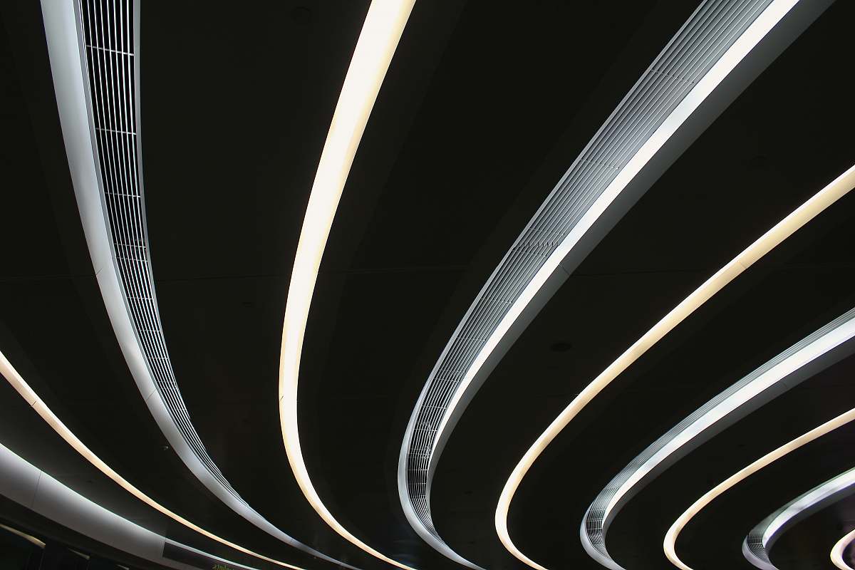 line black and white tunnel ceiling
