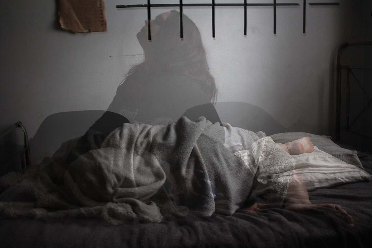 toronto shadow of woman on bed canada
