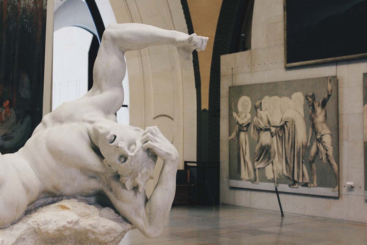 sculpture white statue in room statue