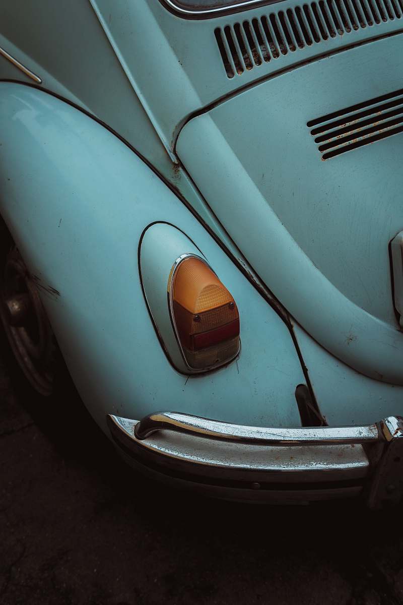 headlight white beetle on road light