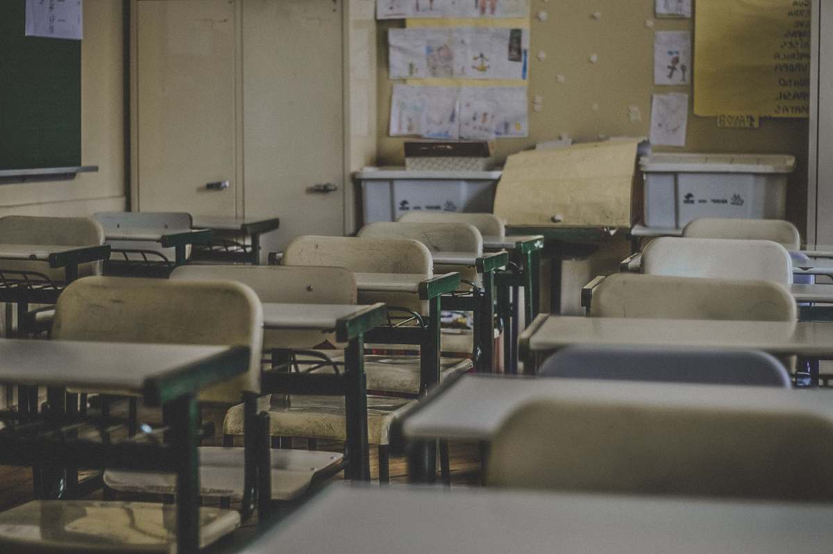 room photography of school room chair