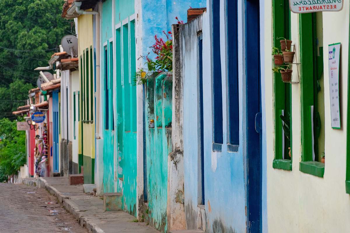 walkway assorted-color house lencois
