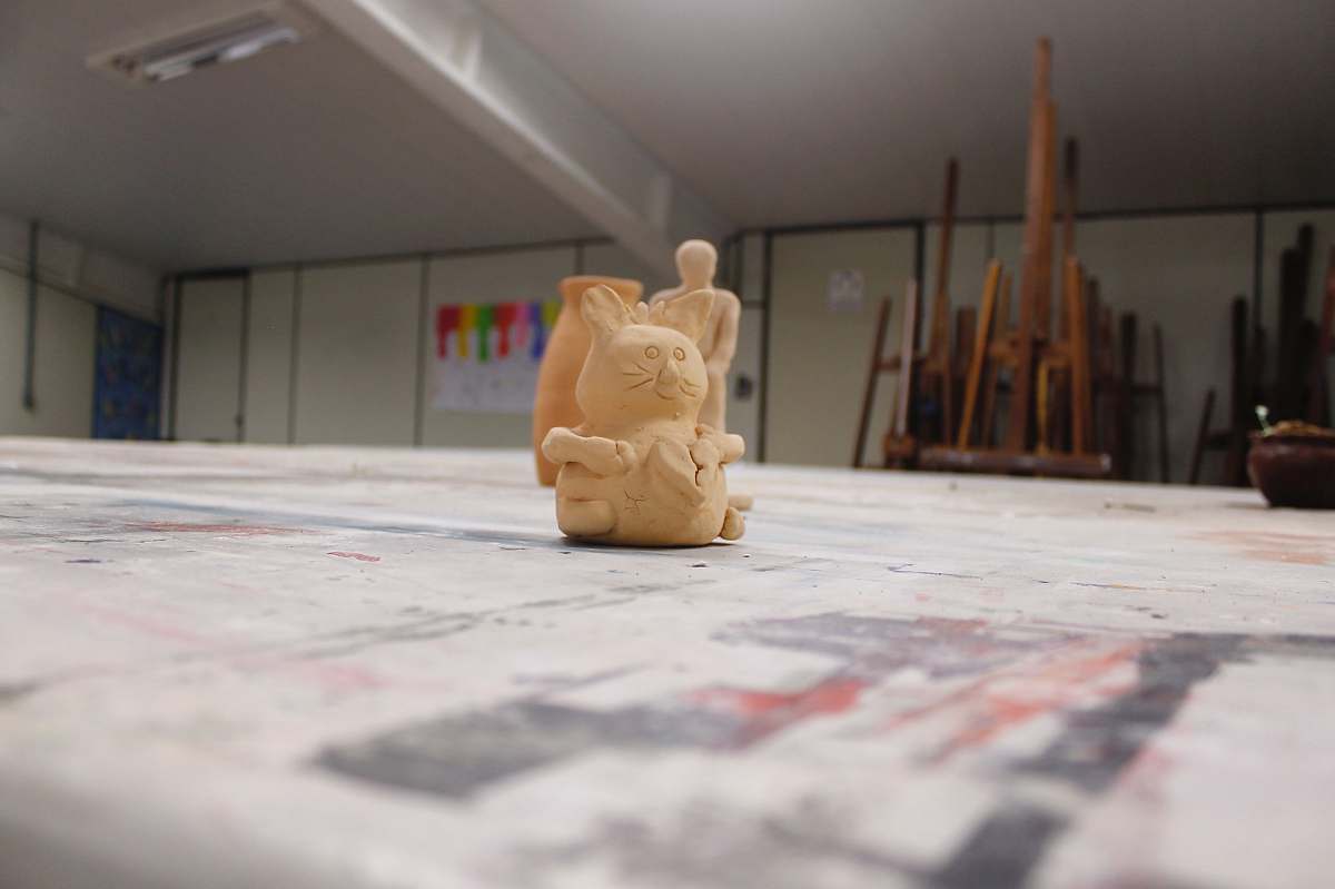 art brown cat clay figurine joinville