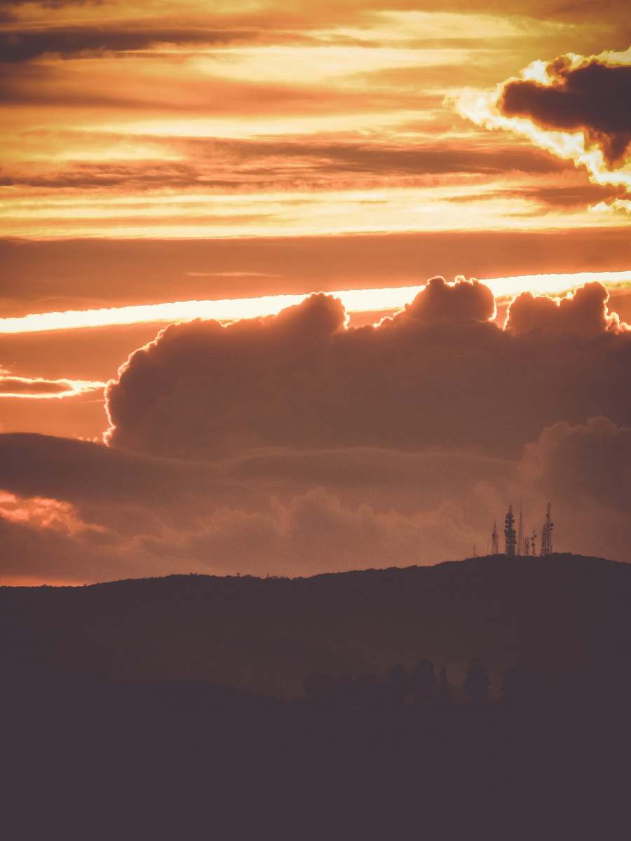 cloud sunset over the horizon nature