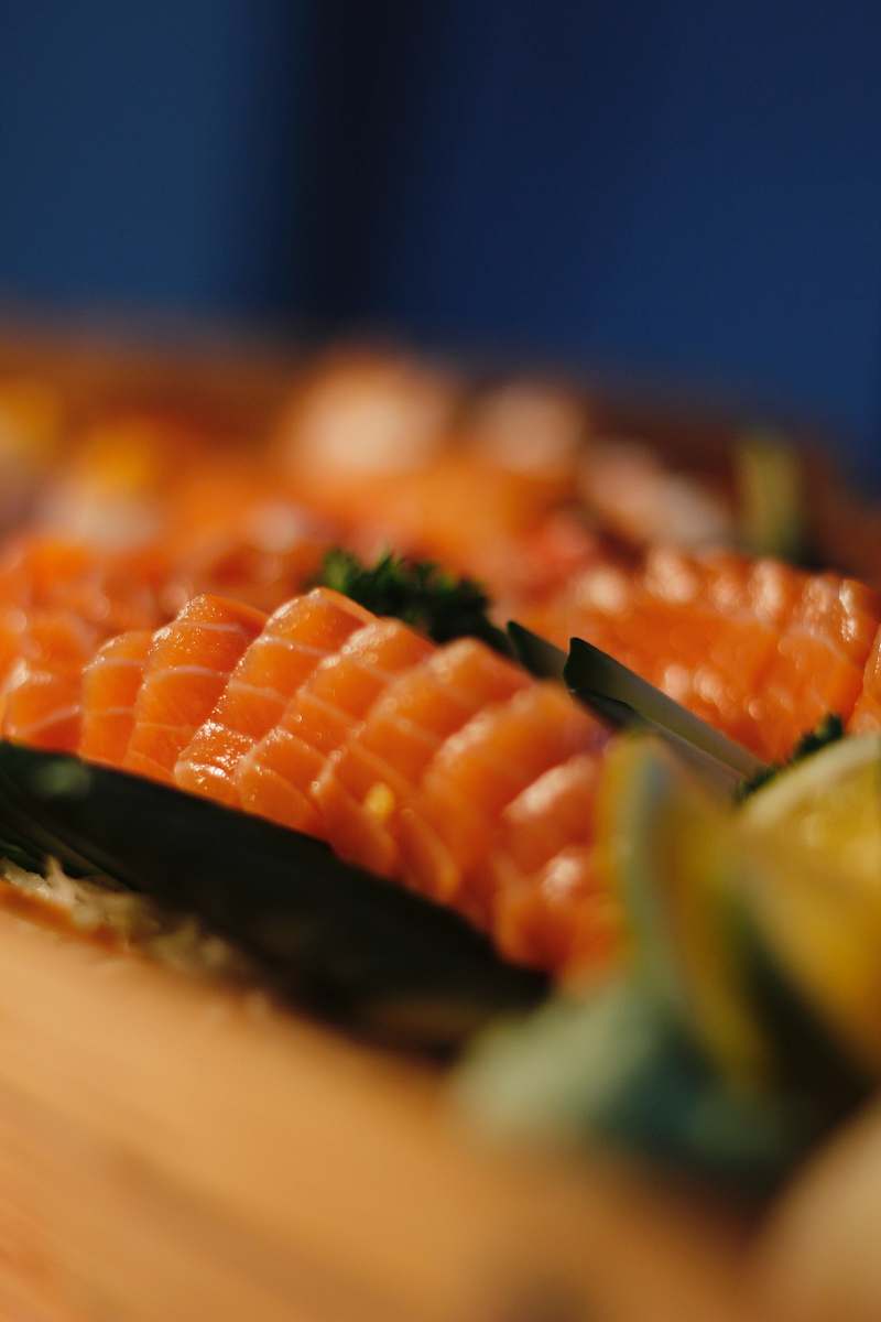 sushi sushi in selective-focus photography seafood