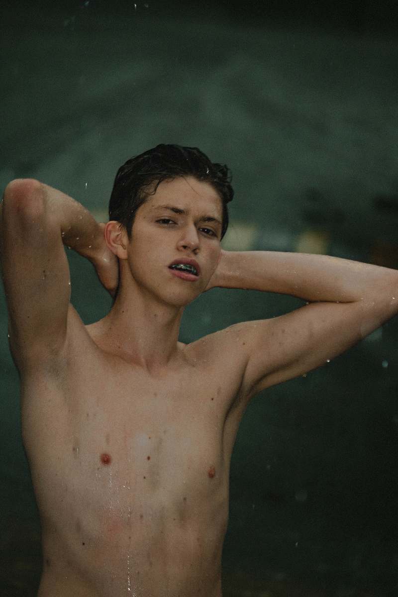 human topless man finger