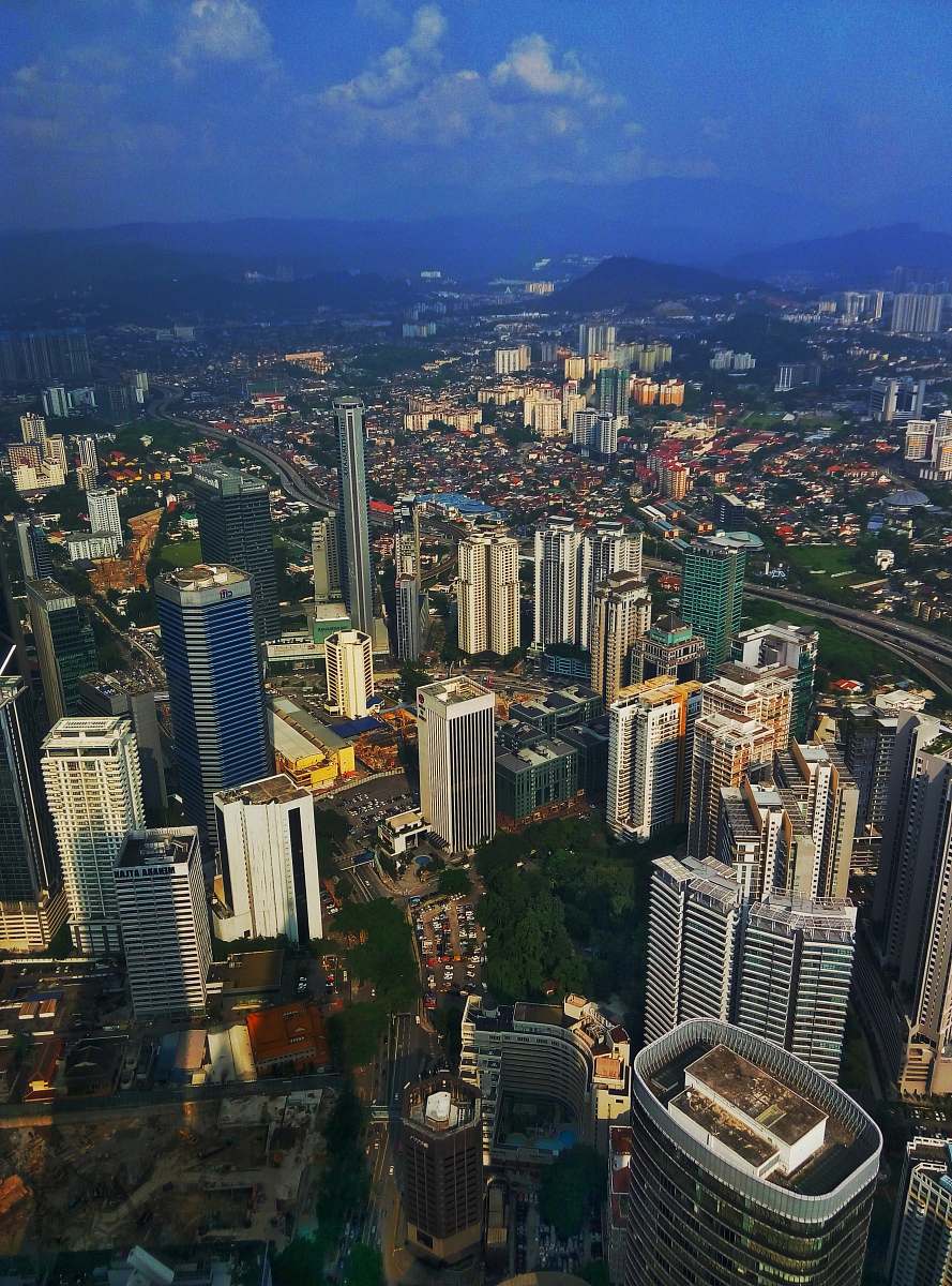 nature bird's-eye view of cityscape outdoors