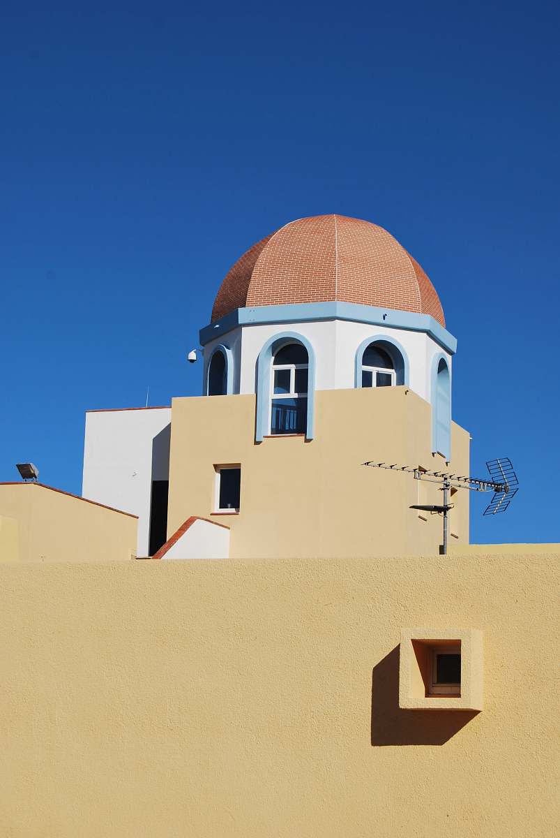 building architectural photography of building dome
