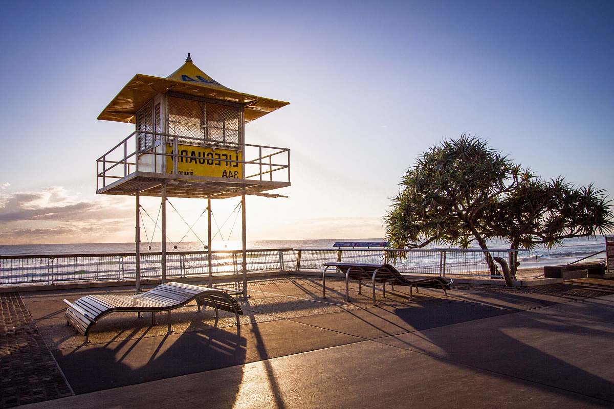 tree empty lifeguard house surfers paradise