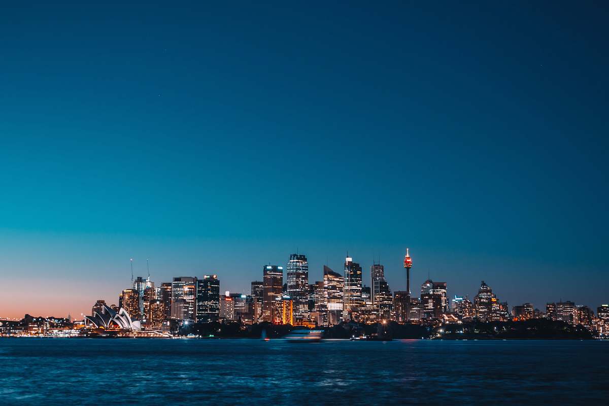 city landscape photography of city buildings waterfront