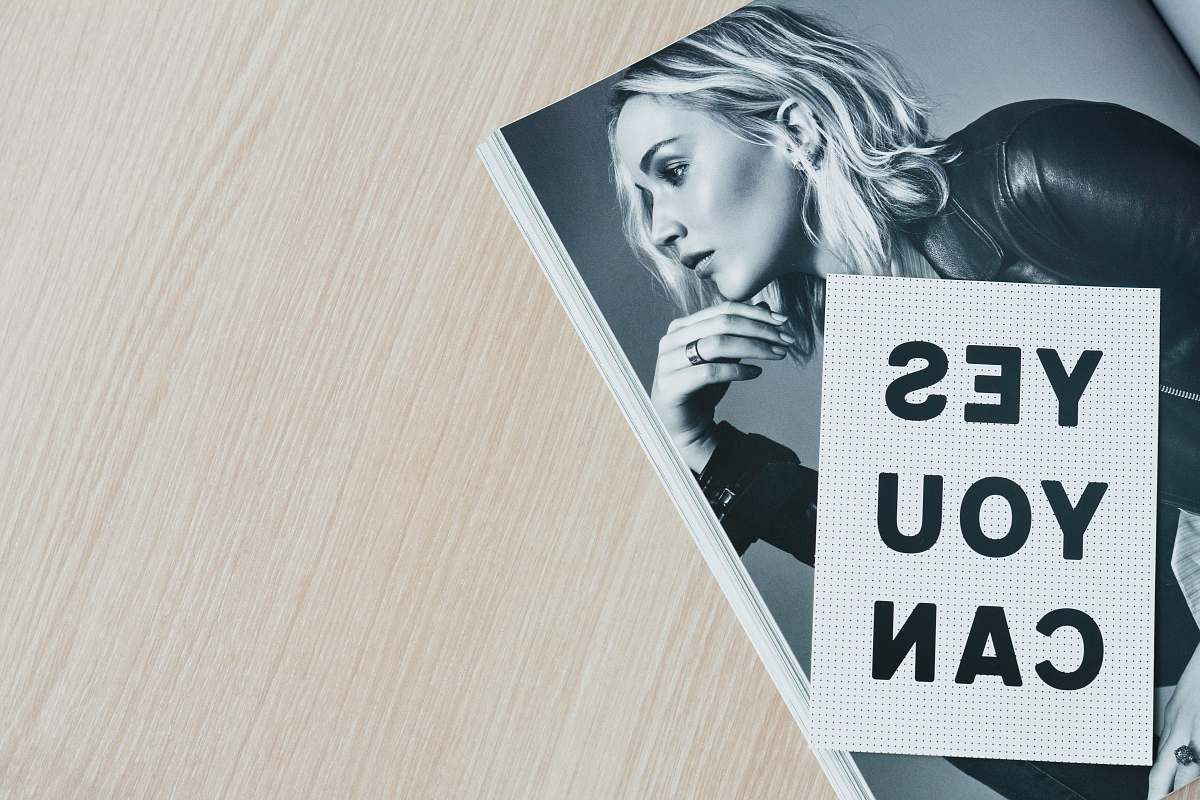 poster Yes You Can magazine grey