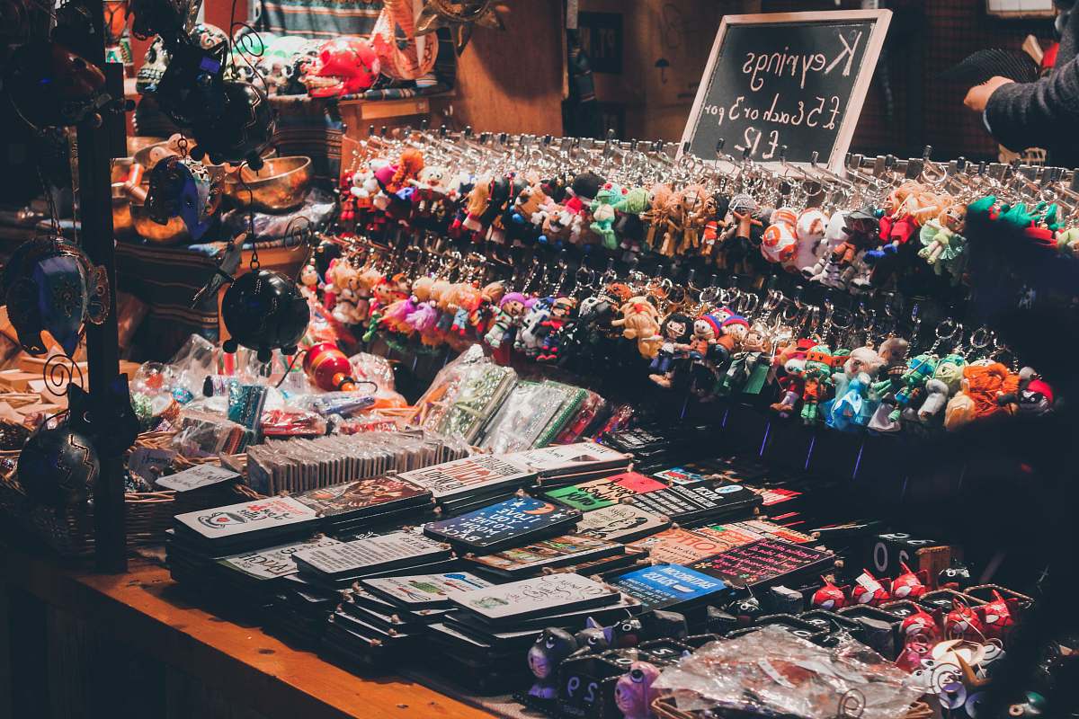 shop key chain hangs on rack bazaar
