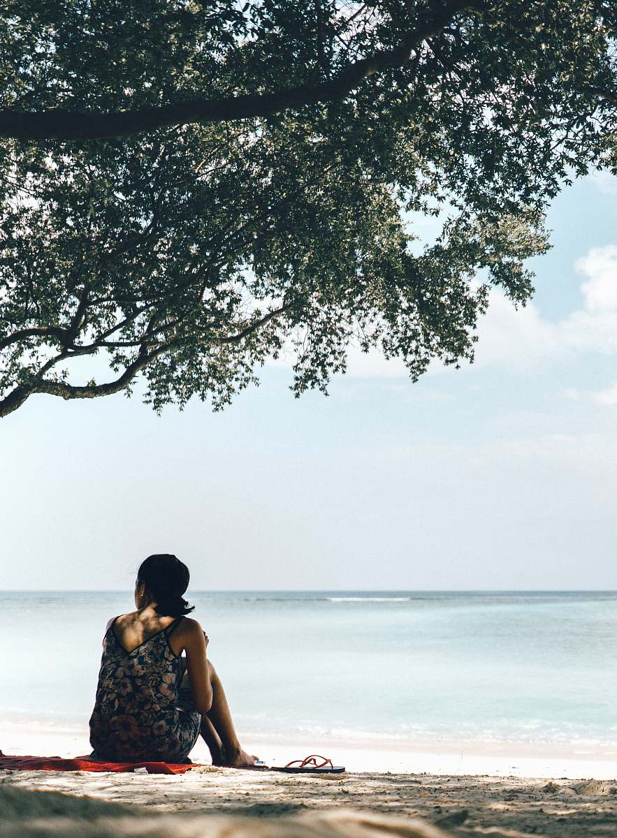 person woman beside tree human
