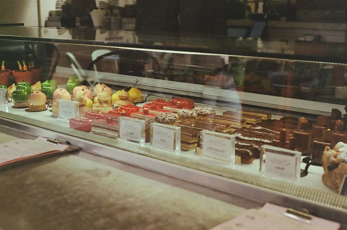 confectionery clear glass display counter bakery