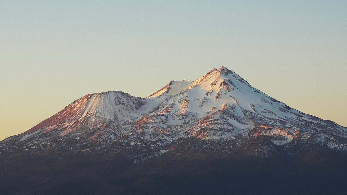 mountain summit of mountain view during daytime mountain range