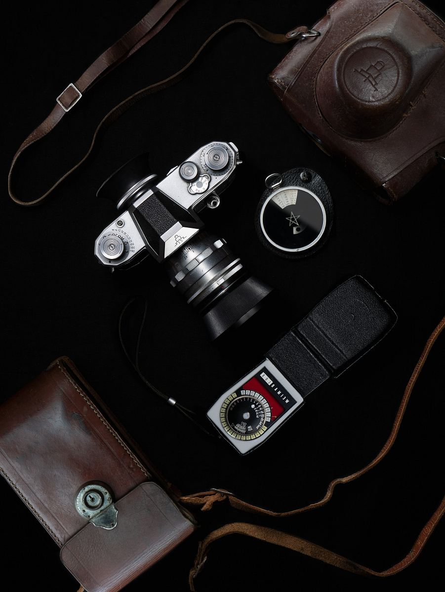 black and grey camera