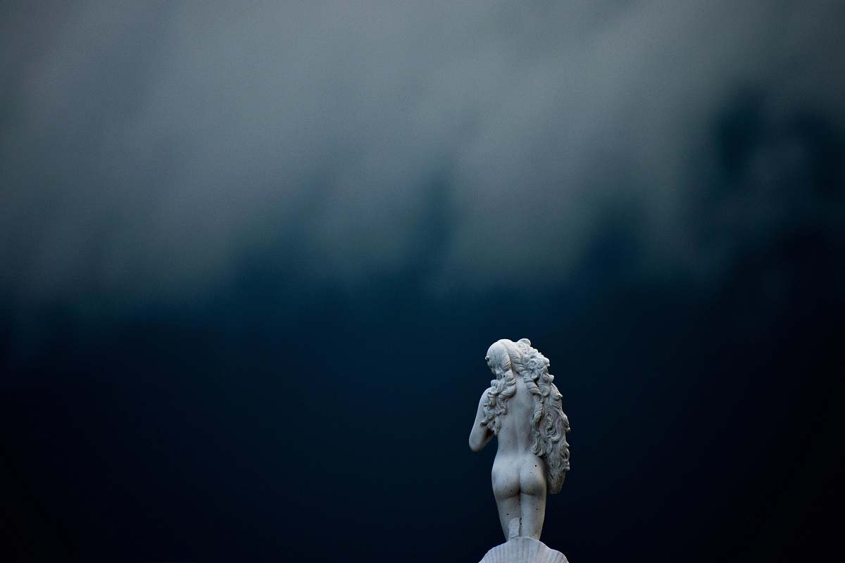 sculpture statue of woman greece