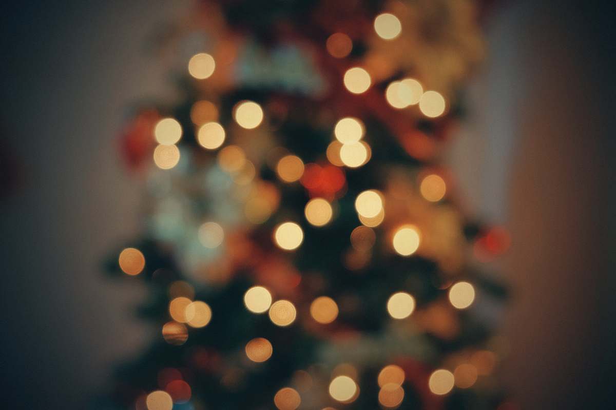 lights shallow focus photography of string lights background