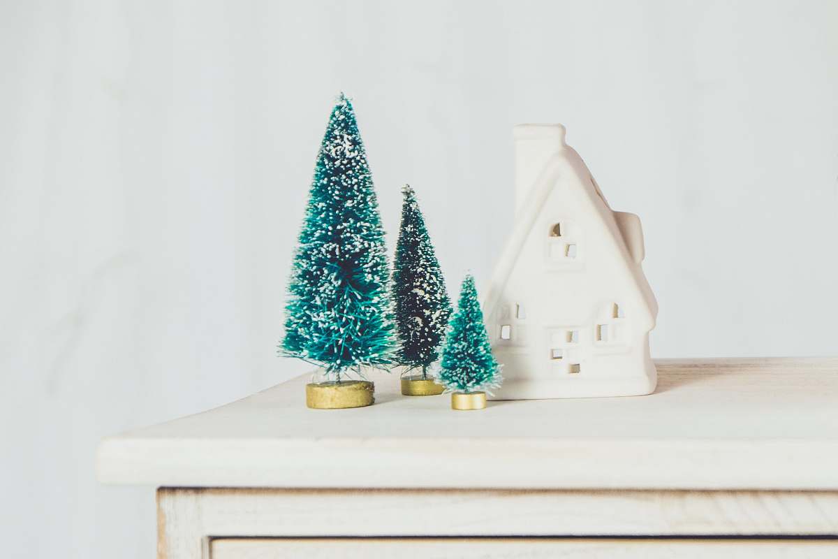 holiday white house model on table winter