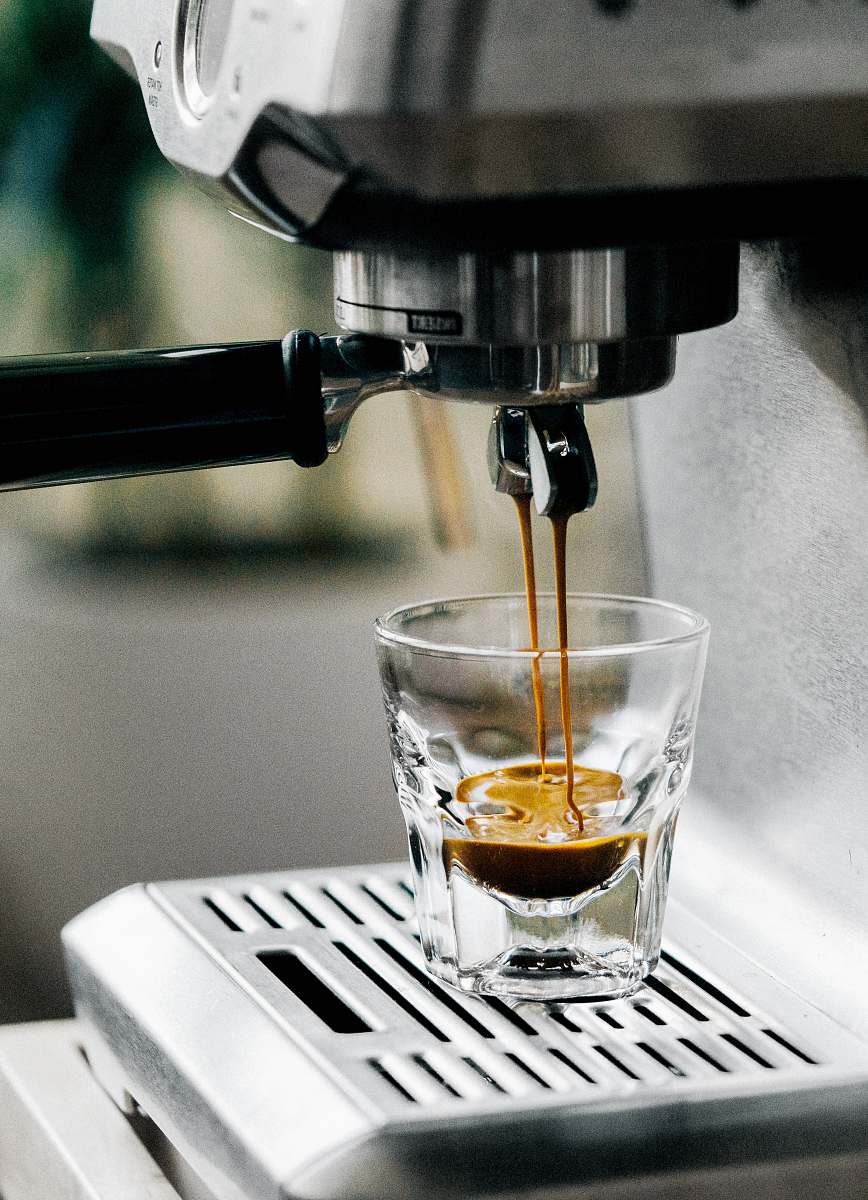 beverage coffeemaker fill in cup espresso
