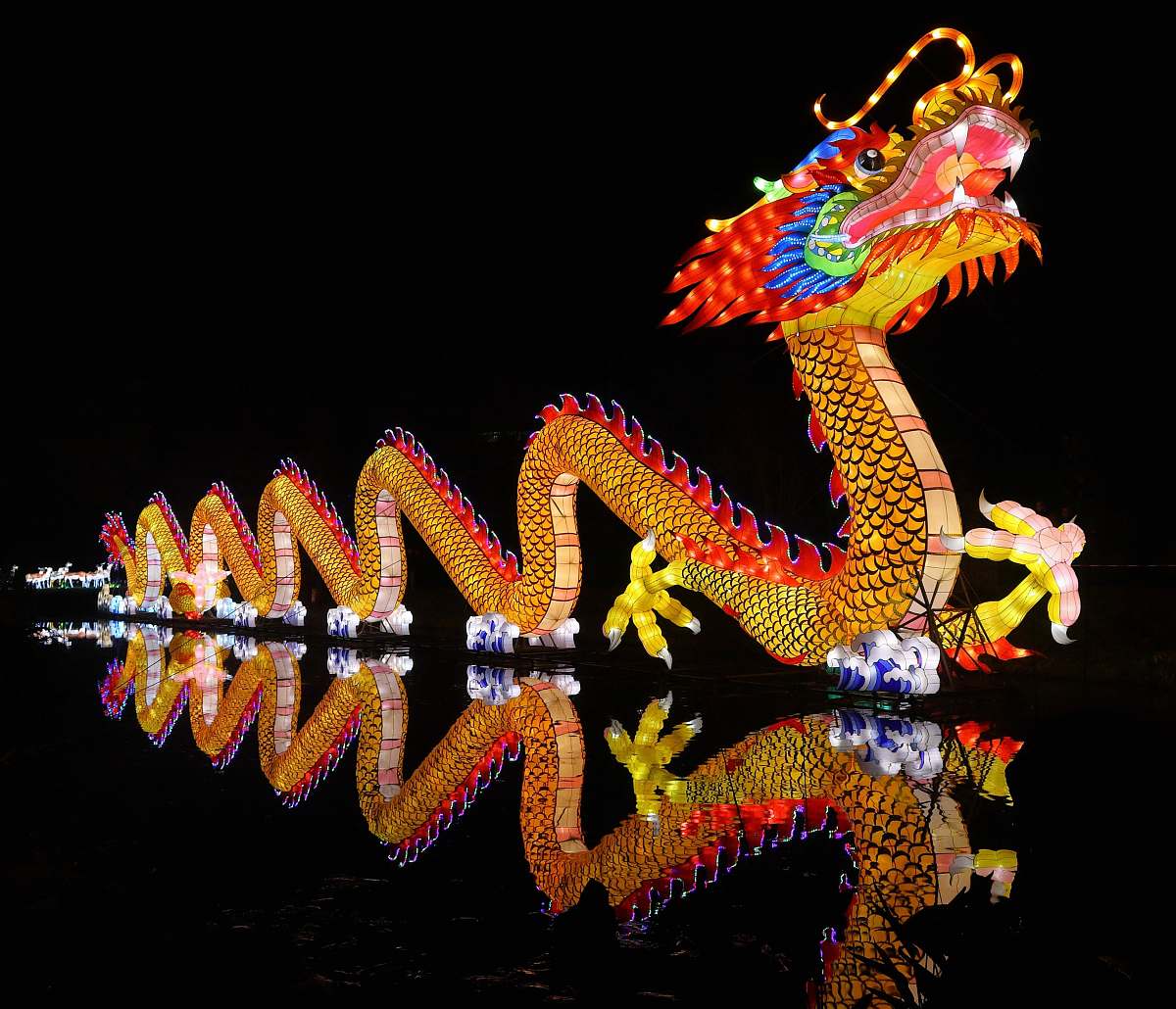 utrecht gold dragon statue the netherlands