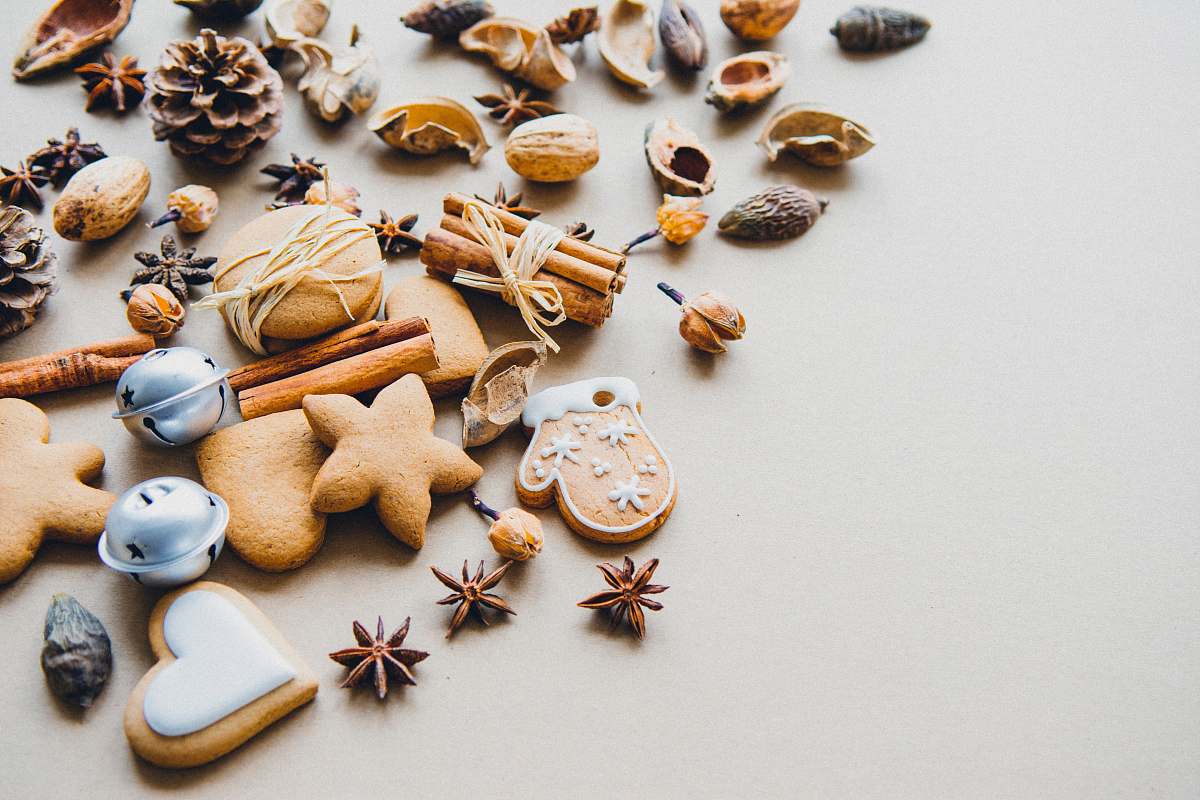 biscuit assorted-color-and-style ornaments christmas