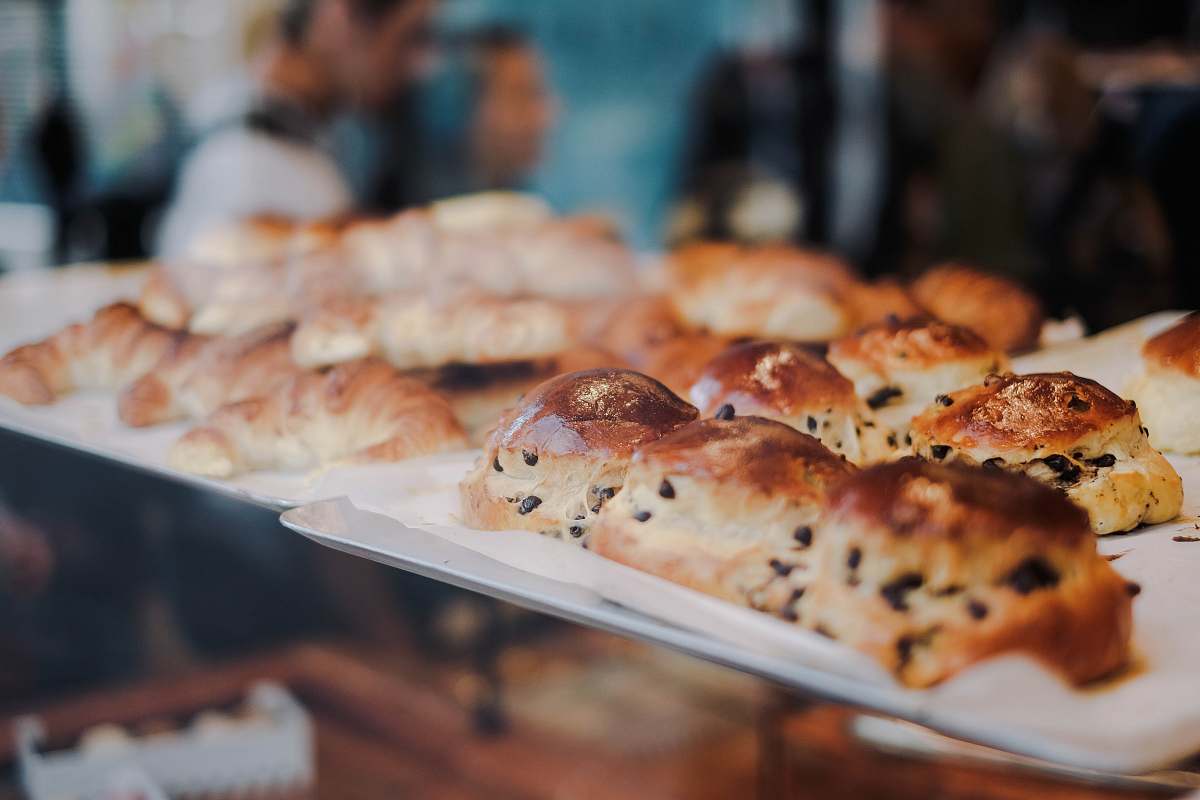 bread pastry on tray pizza