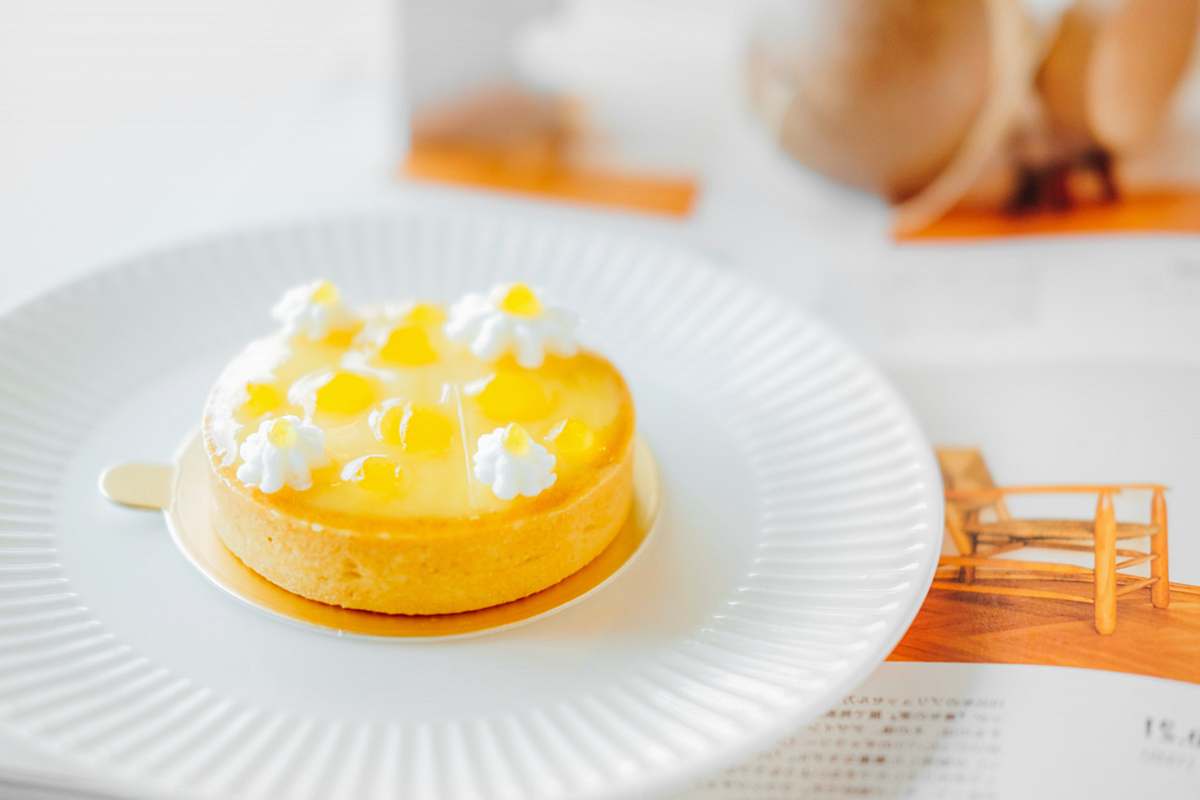 egg plate of pudding confectionery