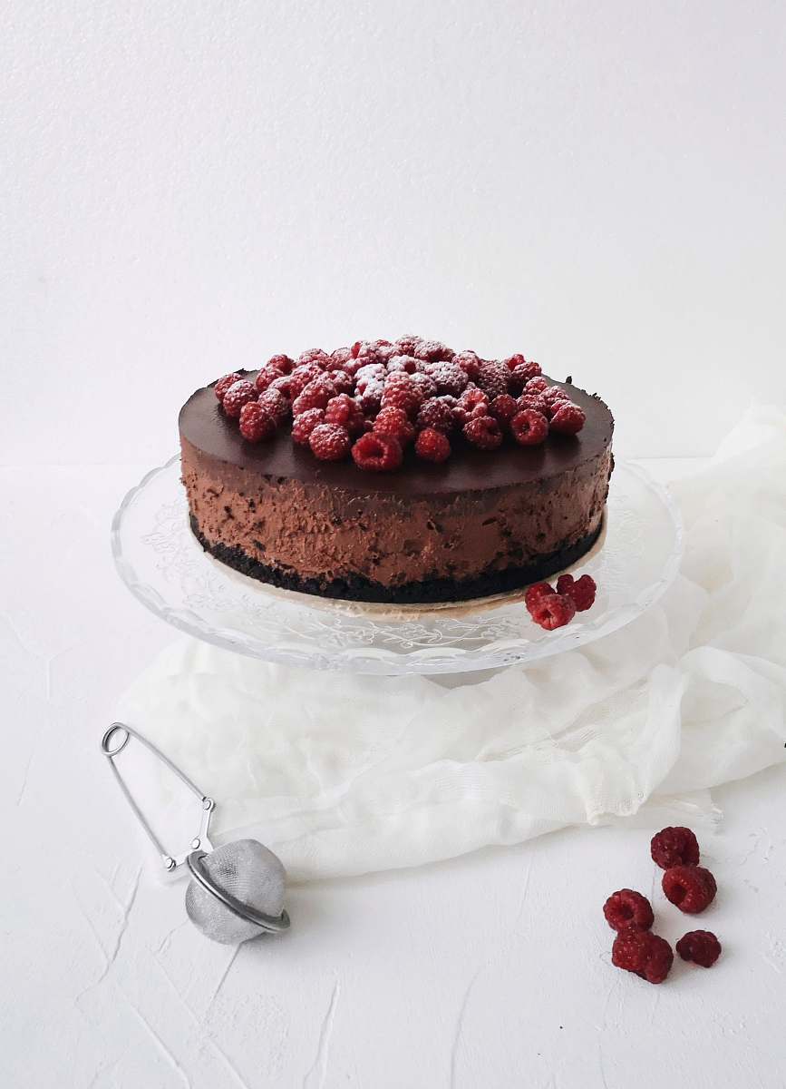 cake round baked cake close-up photography dessert