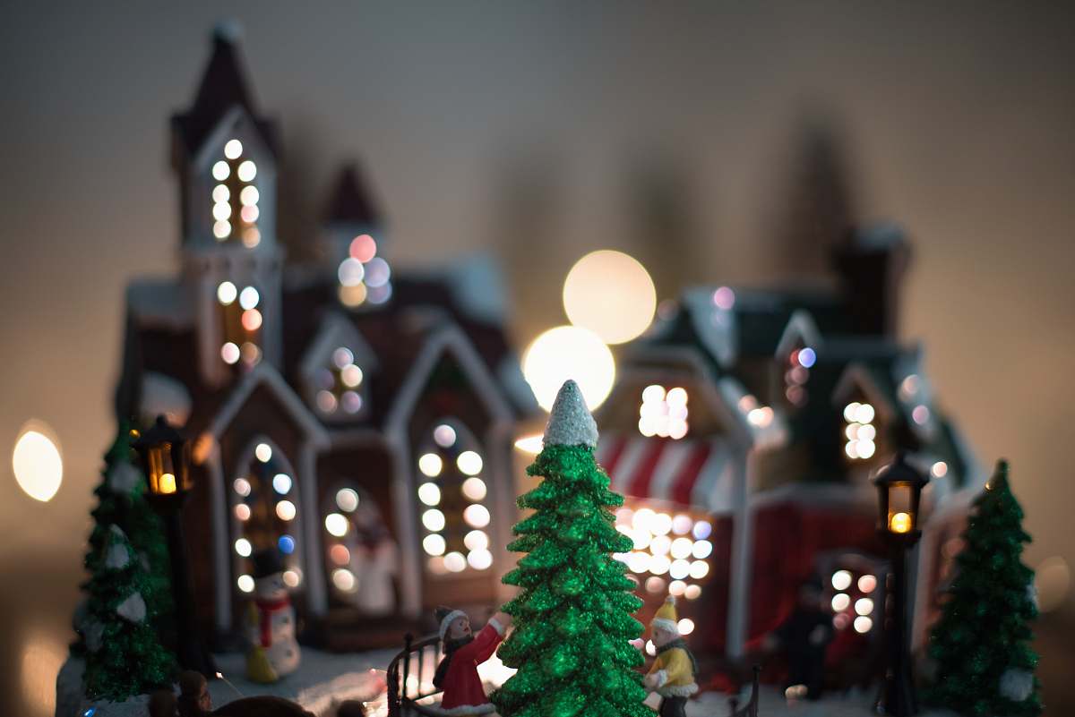 biscuit shallow focus photography of Christmas house decors cookie