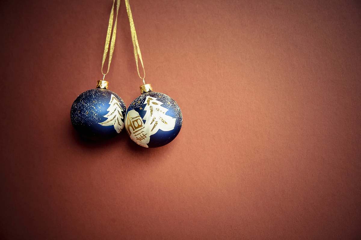 ornament two blue pendants earring