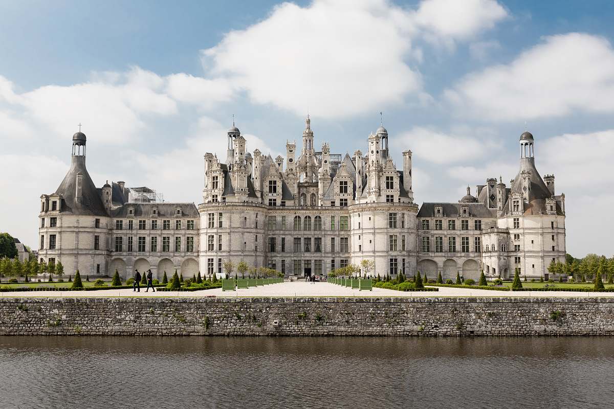 building landscape photo of white and brown castle castle