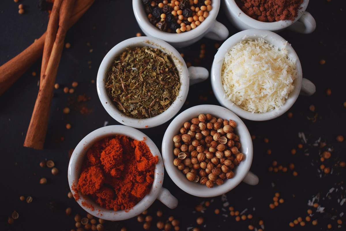 produce flat lay photography of six mgs vegetable