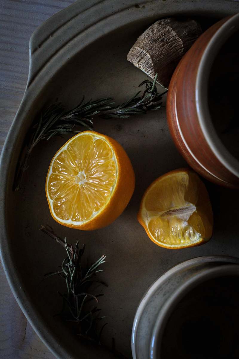 segment photo of sliced orange fruit on tray fruit