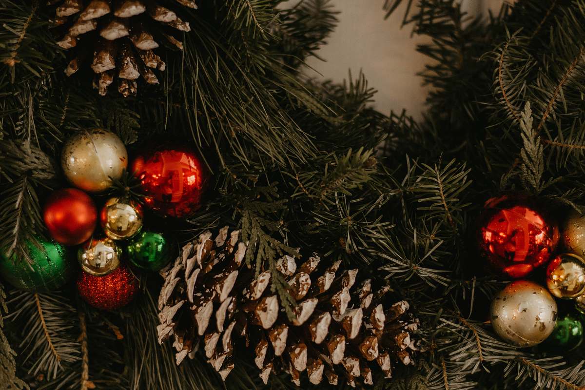 tree wreath with Christmas baubles ornament