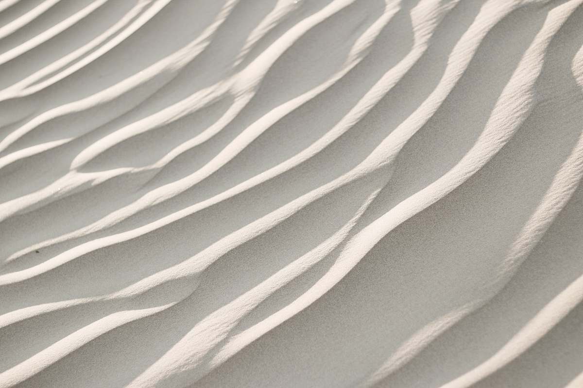 white sand dune background