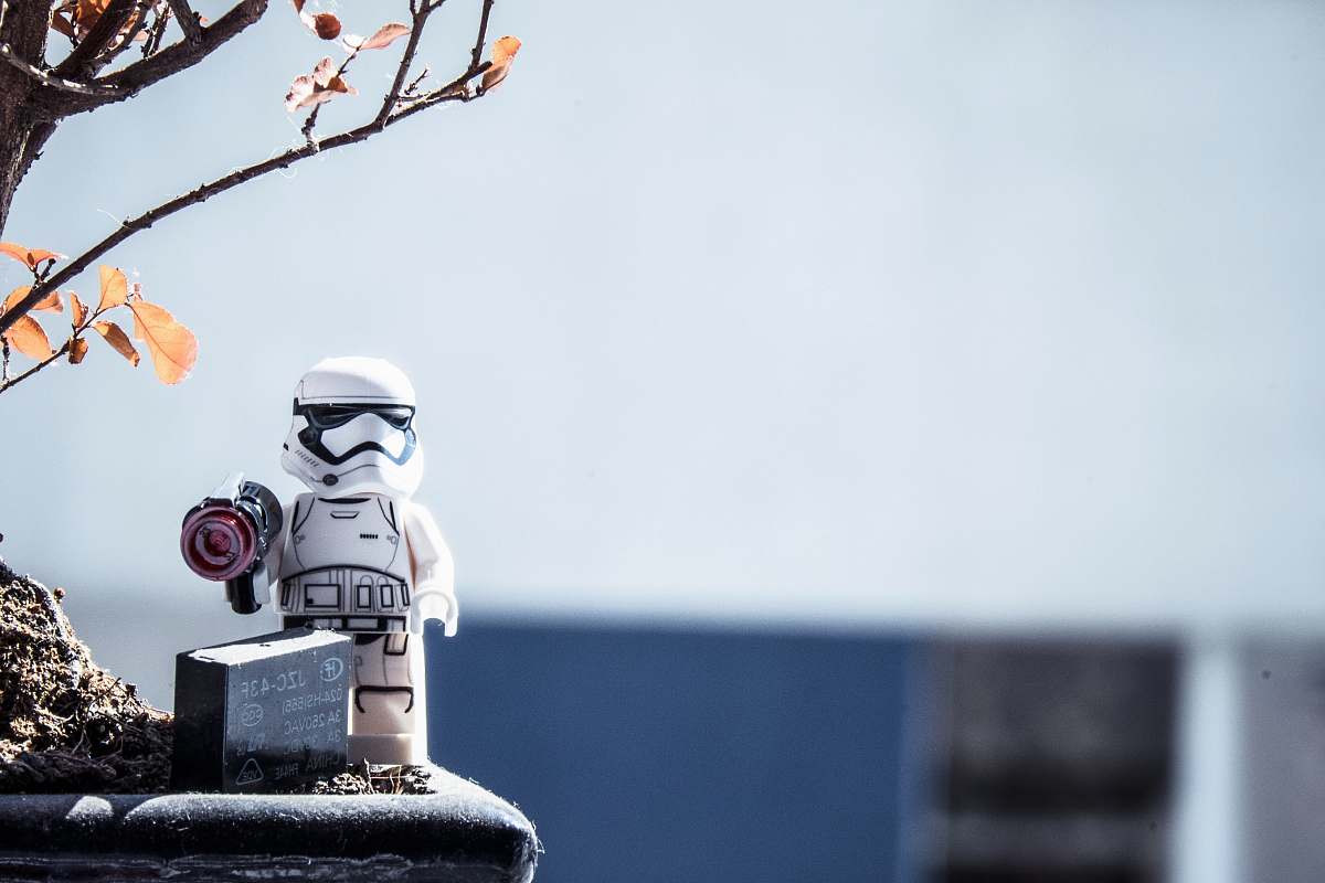 toy Star Wars Stormtrooper Lego mini fig tree