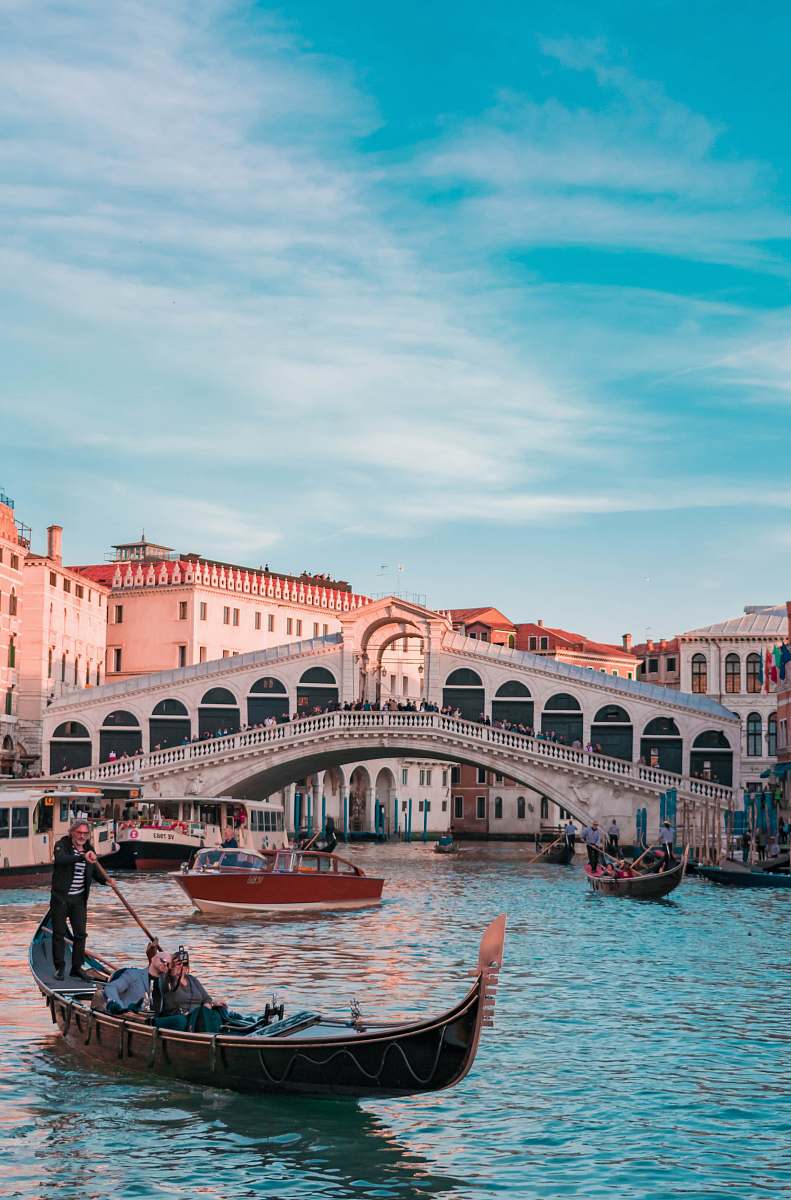 gondola Rialto Bridge, Venice Italy boat