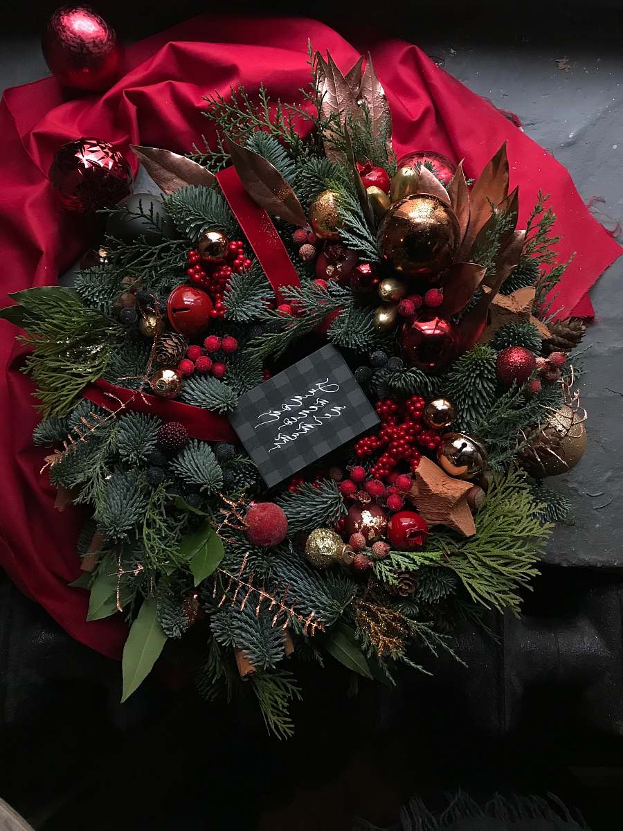 plant Christmas wreath ornament