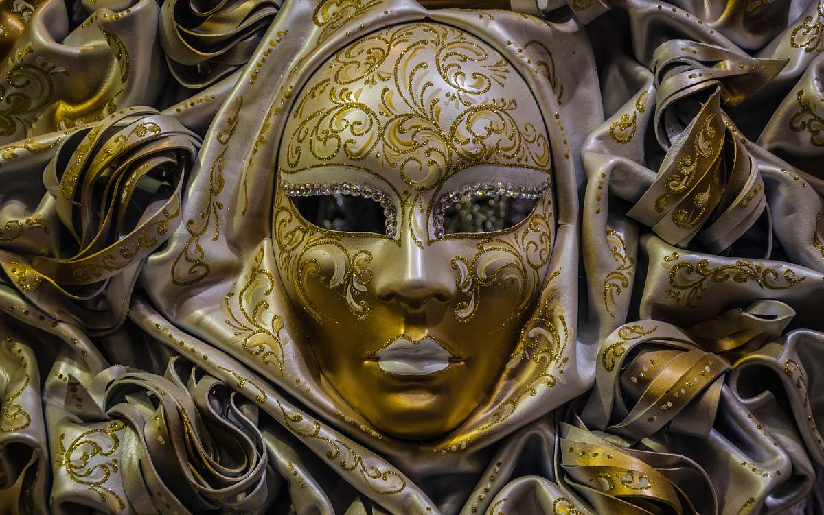 carnival gold and white masquerade ball mask venice