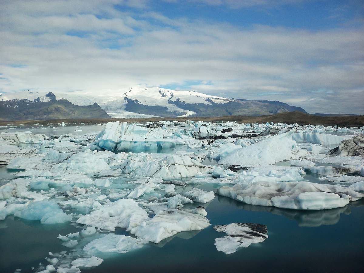 mountain landscape photo of ice burgs glacier