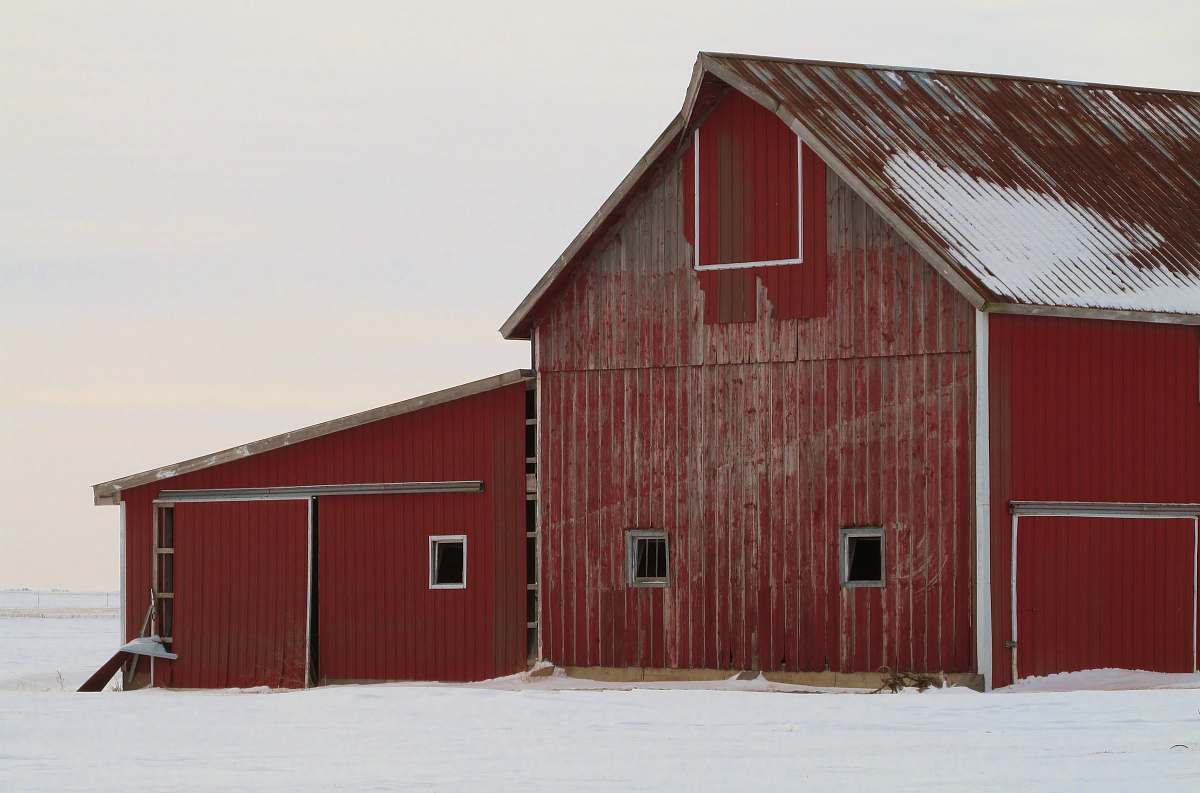 building red barn farm
