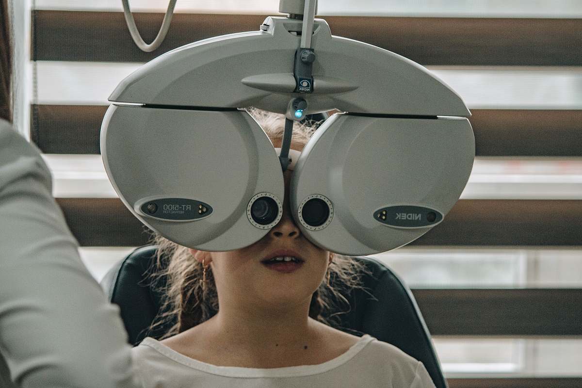 human white eye testing machine people