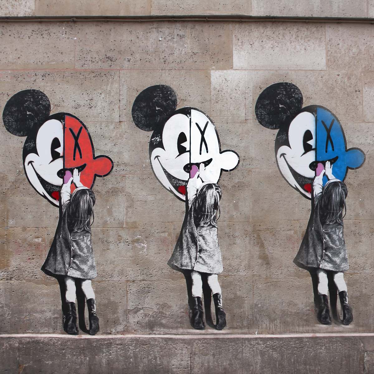 graffiti Mickey Mouse-printed wall paris