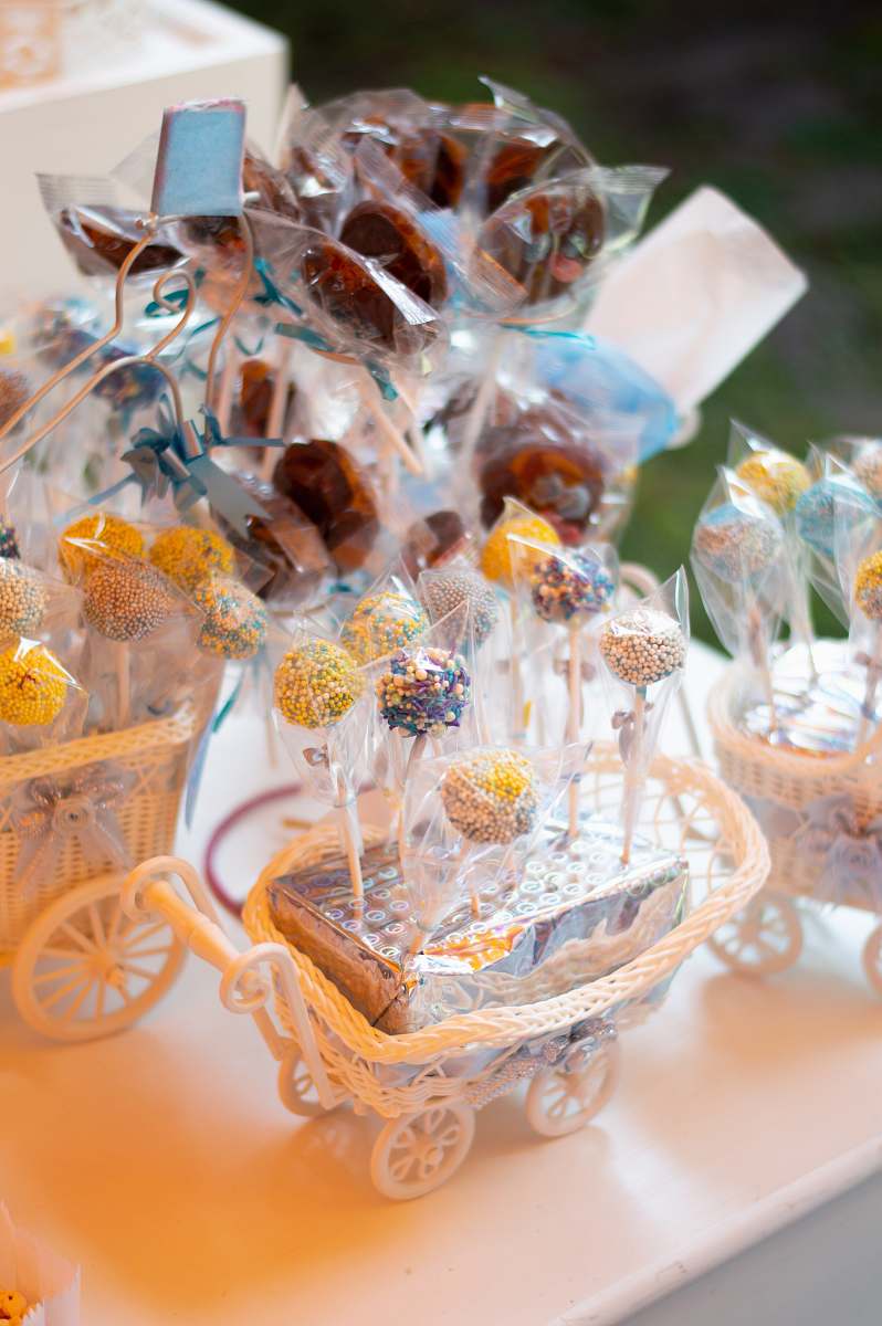 sweets cake pop in gift pack confectionery