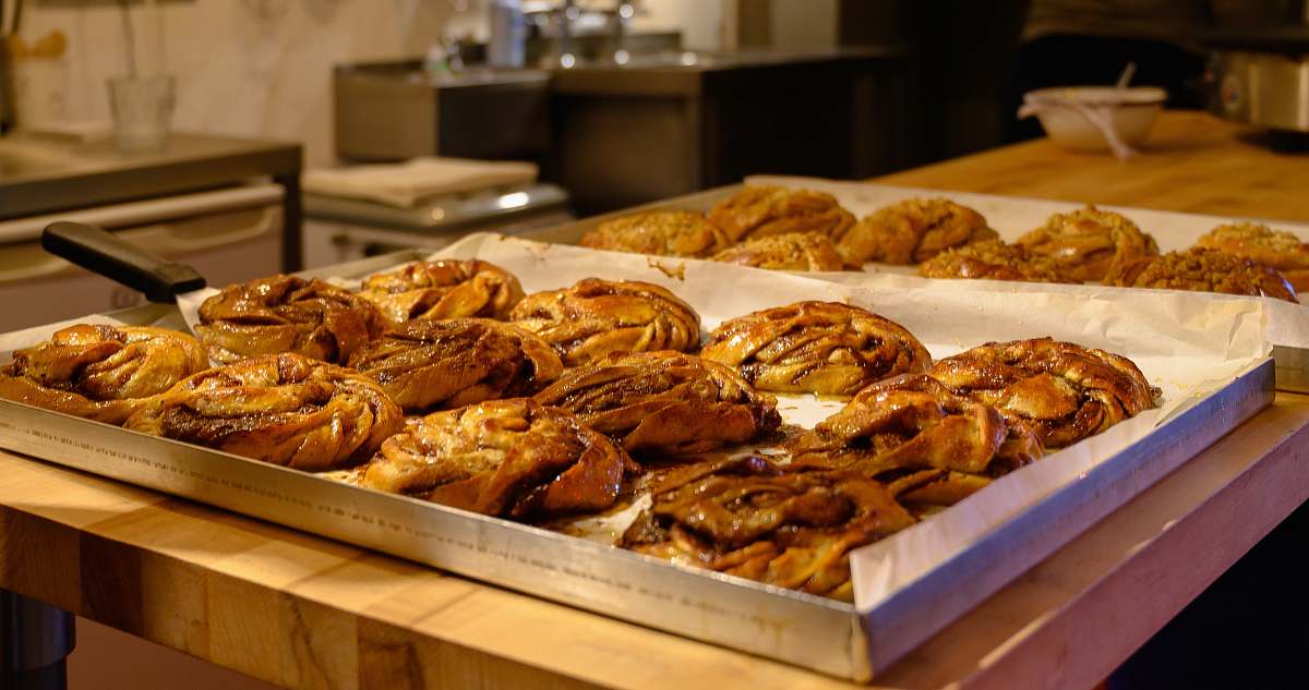 meal tray of breads restaurant