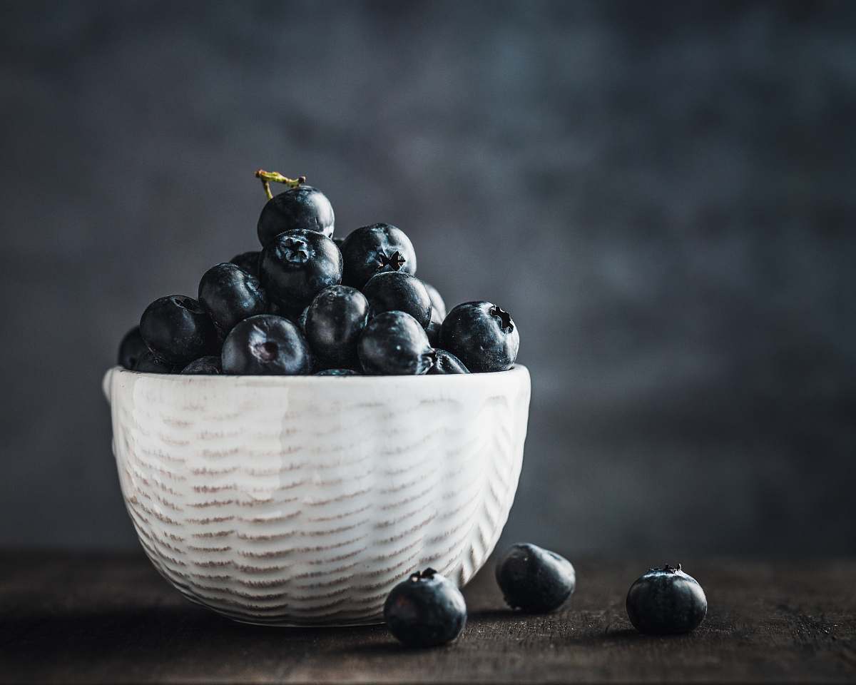 fruit bowl of blueberries blueberry