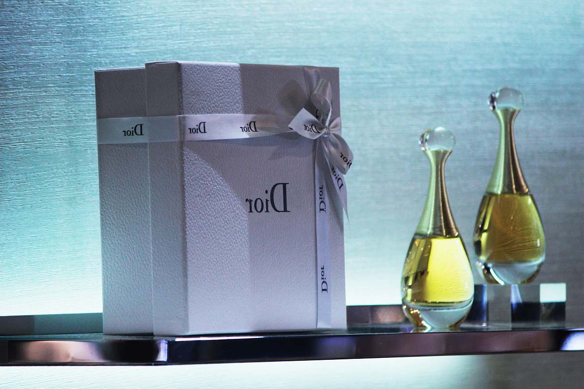 glass two clear dior perfume bottles with box bottle